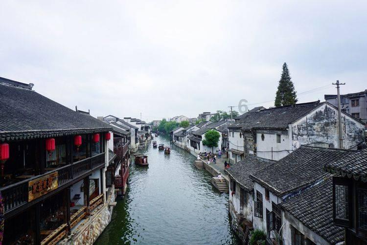 逃离广阔的山川